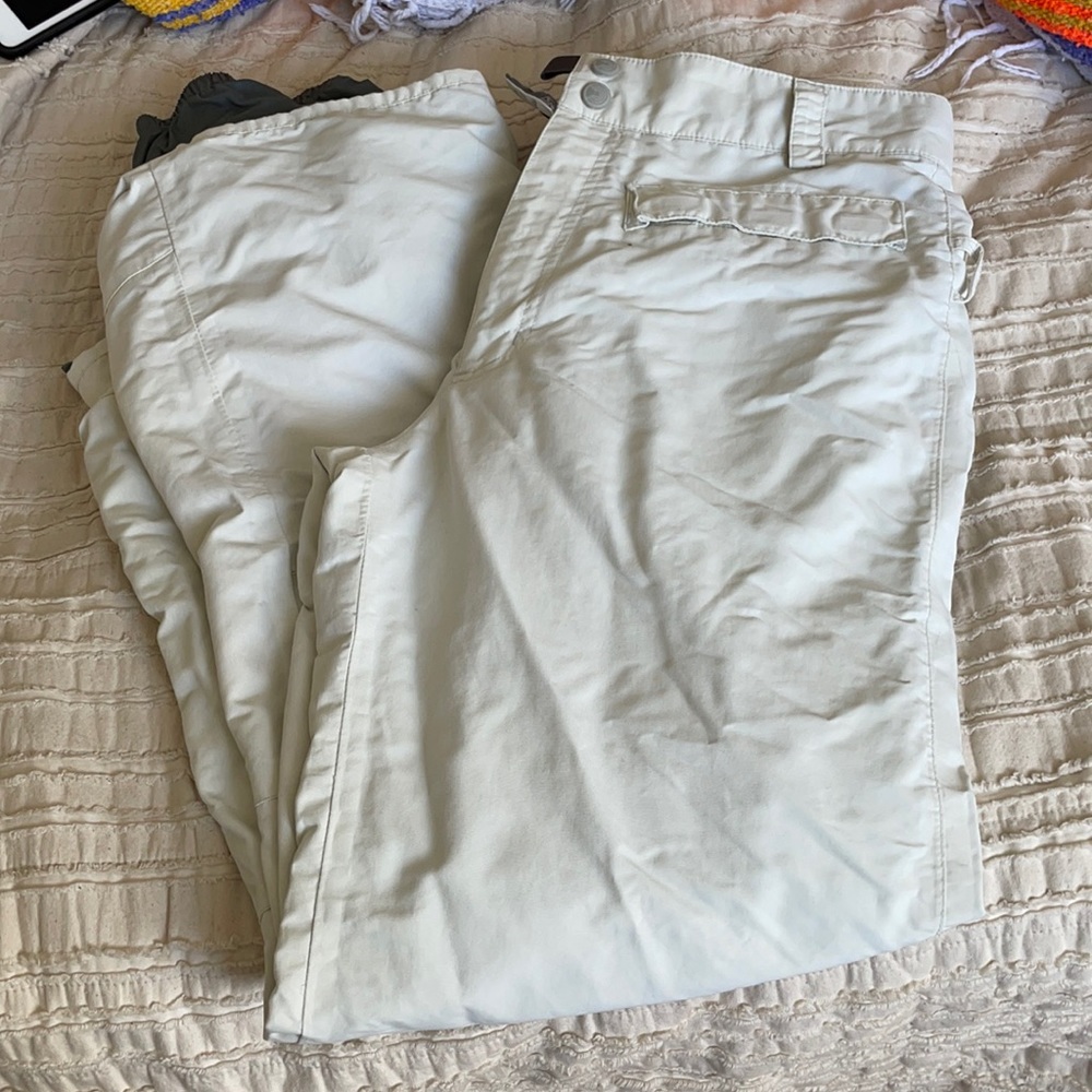 Cream / white BURTON women’s snowboard ski pants w gray lining small winter gear
